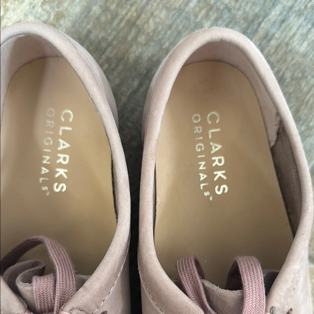 Clarks Ladies Pink Suede Tassel Walabees. - Picture 2 of 6